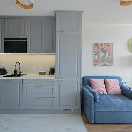 Anna Q4 Apartment